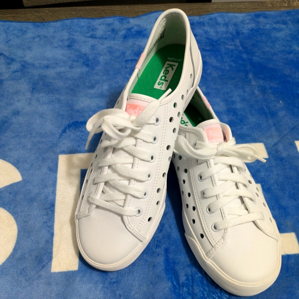 Keds Women's Kickstart Leather Perf Sneaker White (WH67770) White Size 9 NWOB